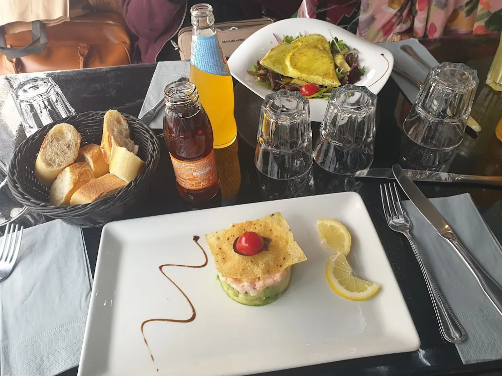 Mille Feuille d'avocat Aux Crevettes